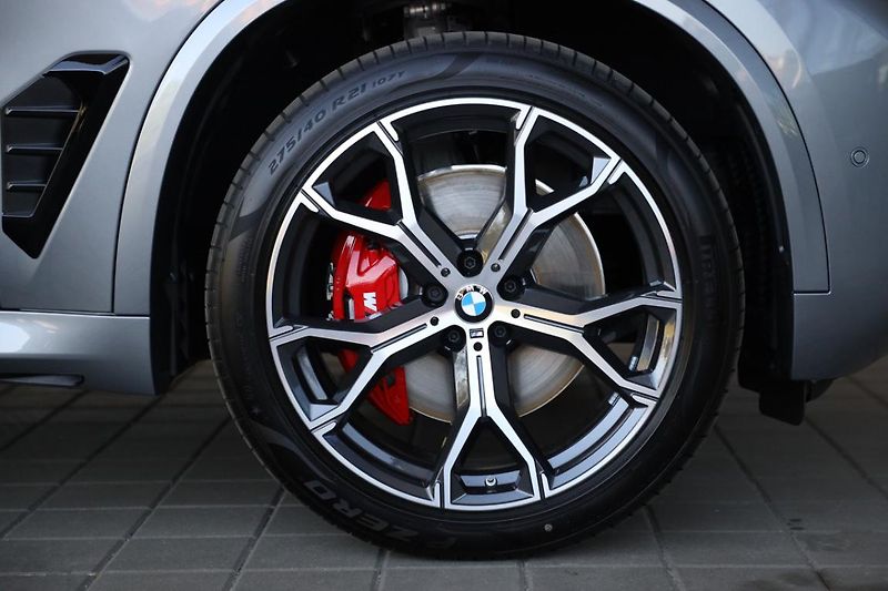 BMW X5 xDrive40i - fotka 7 z 18