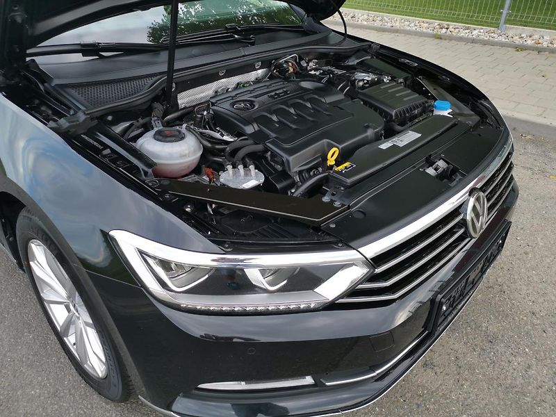 Volkswagen Passat HIGHLINE*110KW*LED*ALCANTARA* - fotka 77 z 85