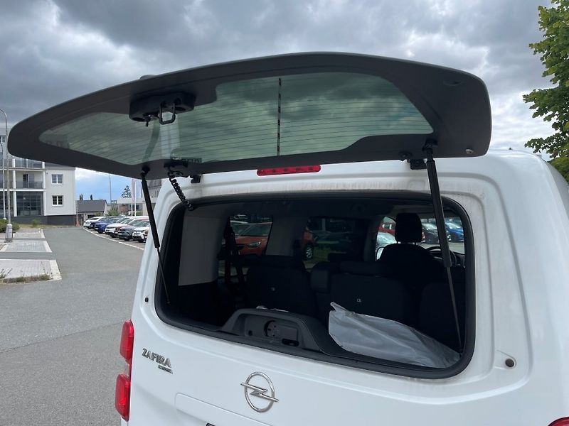 Opel Zafira Life 2,0 CDTi 106 kW, ČR, 1. m - fotka 18 z 42