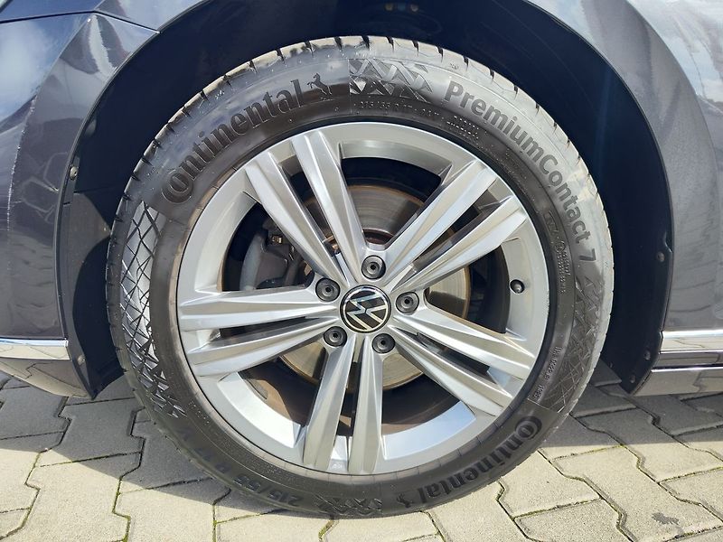 Volkswagen Passat 2.0 TDI/110kW Elegance DSG - fotka 37 z 37