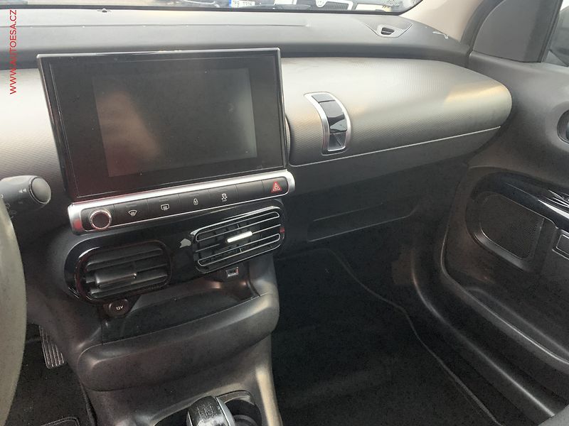 Citroën C4 Cactus (2016) 1.2 PT, Shine, kůže, navi - fotka 14 z 19