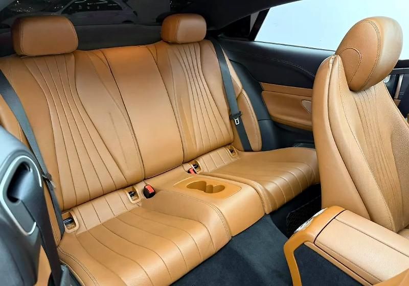 Mercedes-Benz Třídy E (2018) Elegantní kupé - fotka 13 z 15
