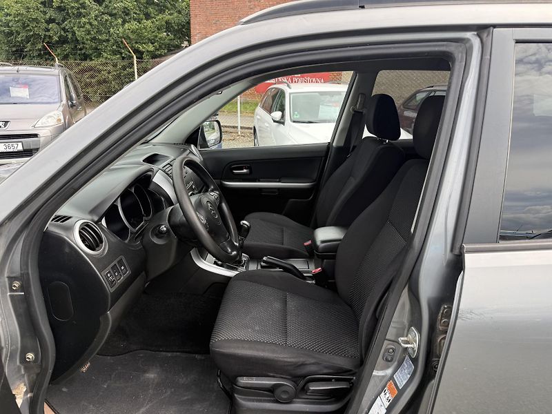 Suzuki Grand Vitara 2.0 16V 4x4  - fotka 8 z 13