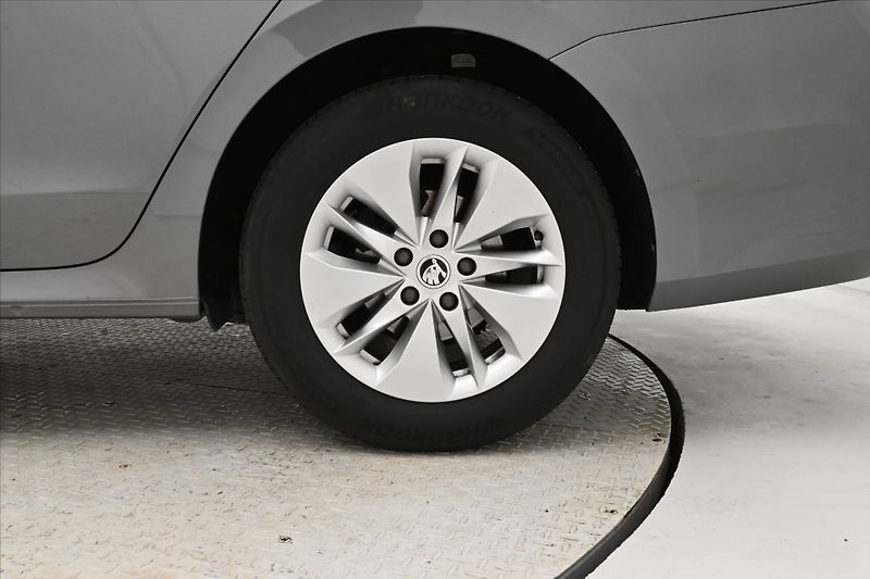 Škoda Octavia 2,0 TDI 110kW DSG Ambition Zár - fotka 26 z 26