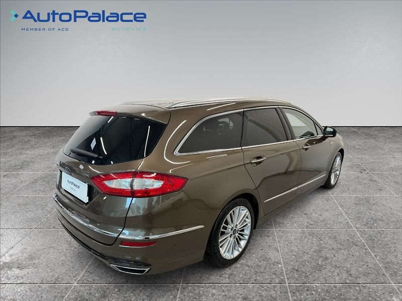Ford Mondeo 2,0 TDCi Vignale 4x4 AT 132kW - fotka 4 z 22