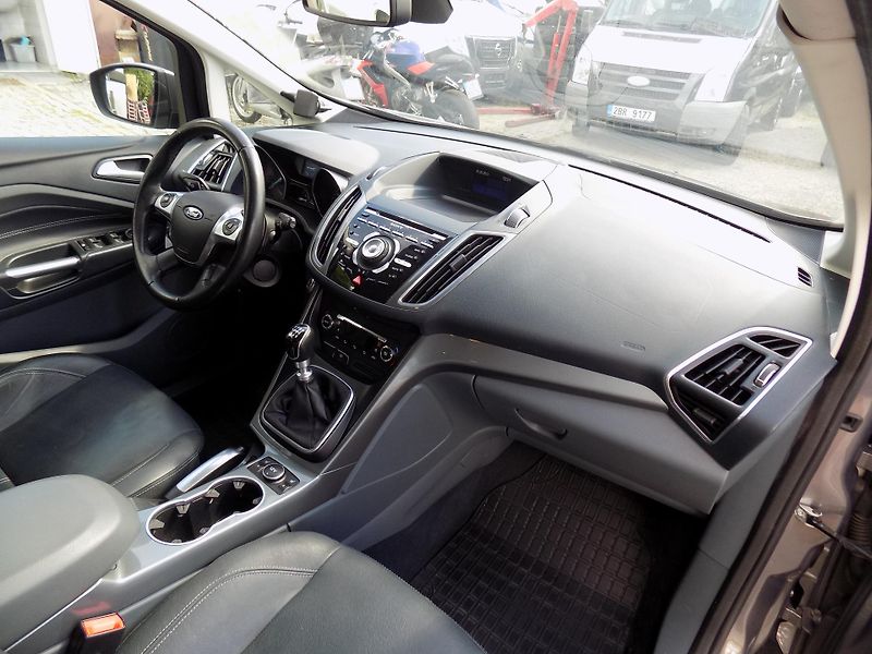Ford Grand C-MAX 2,2 TDCI 103 KW AUTO/AC, TEMP - fotka 29 z 45