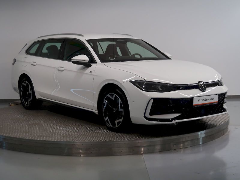 Volkswagen Passat (2024) R-LINE 1.5TSI 200KW eHYBRID WE - fotka 6 z 46