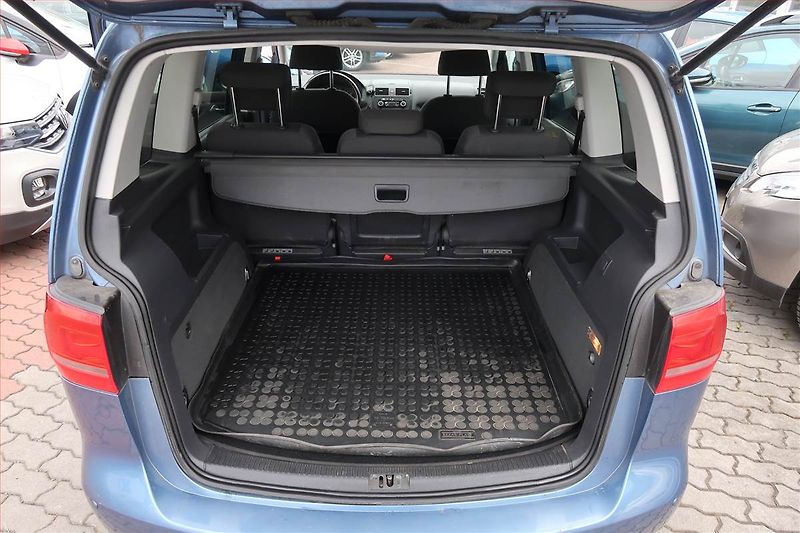 Volkswagen Touran (2011) 1.6 TDI, Tempomat - fotka 13 z 14