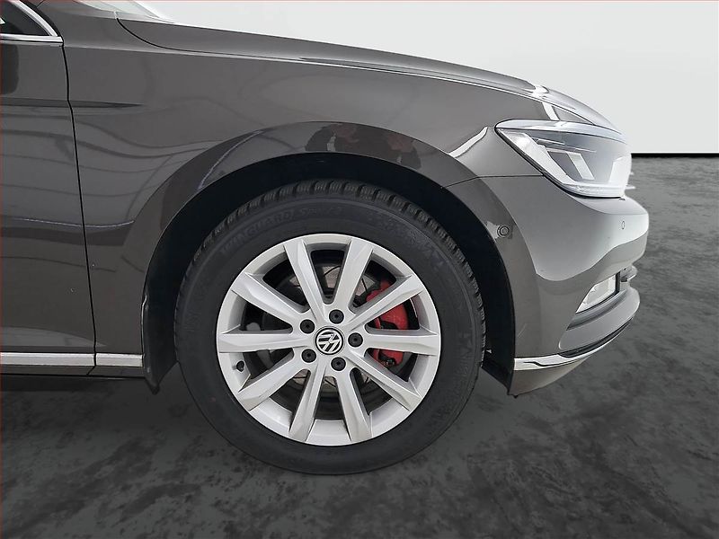Volkswagen Passat (2017) Highline 2.0 TDI, Serv.kniha - fotka 15 z 19