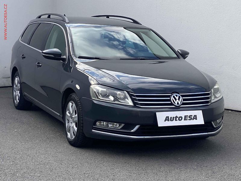 Volkswagen Passat (2013) 2.0 TDI, Navi, bixen - fotografie inzerátu