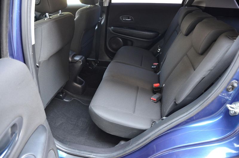 Honda HR-V (2017) 1.5 i-VTEC 96kW/Comfort 1.MAJ. - fotka 12 z 36