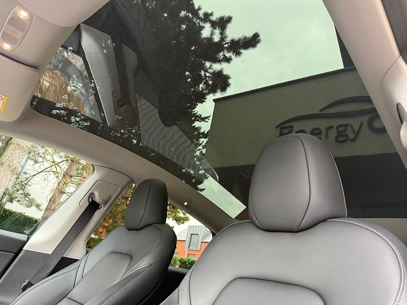 Tesla Model Y LR AWD Tažné / Záruka - fotka 13 z 41