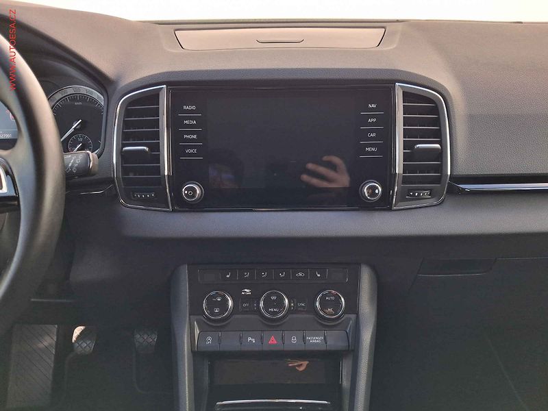 Škoda Karoq (2018) 1.5 TSi, Style, LED, navi - fotka 12 z 18