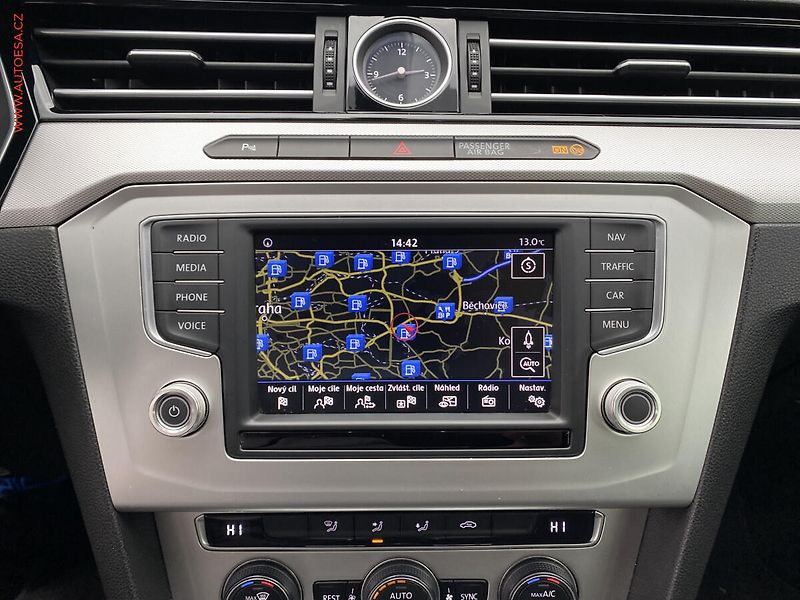 Volkswagen Passat (2015) 2.0 TDi, Comfortline, navi - fotka 17 z 18