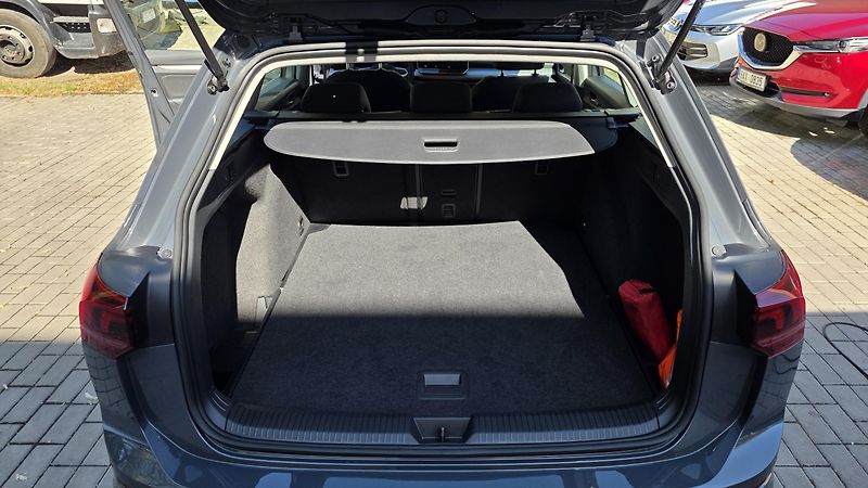 Volkswagen Golf (2025) 1.5 eTSI 85kW Life DSG7 Tažné - fotka 10 z 34