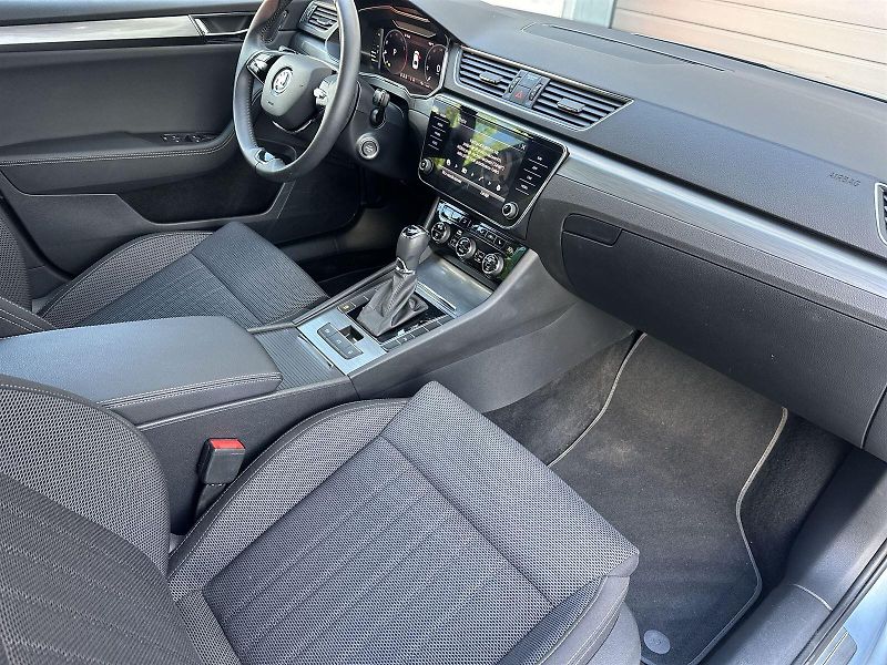 Škoda Superb (2023) 1.5 TSI DSG Style - fotka 10 z 30