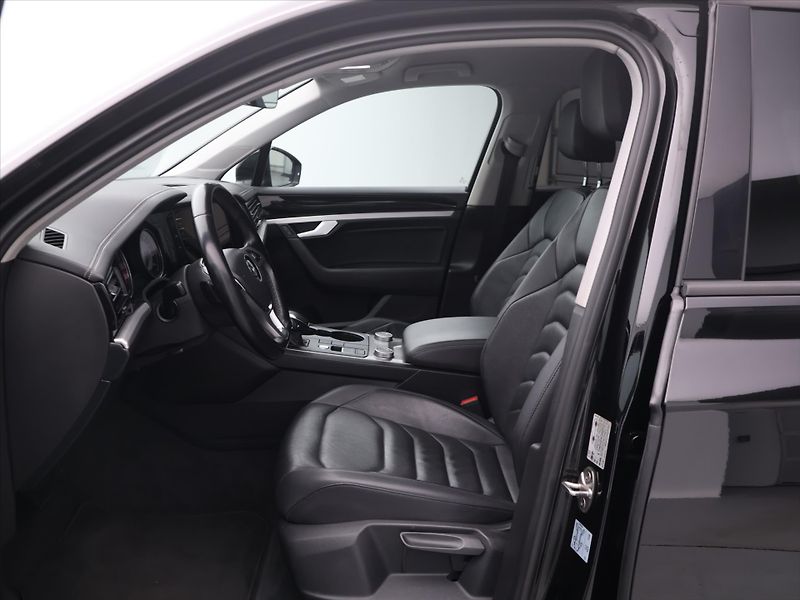 Volkswagen Touareg 3,0 V6TDI 170kW Aut.klima Tažn - fotka 11 z 30