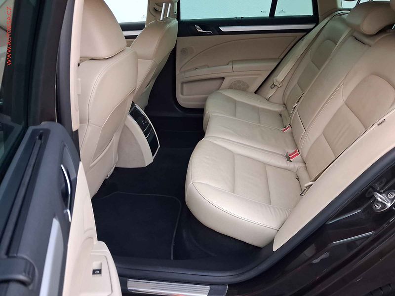 Škoda Superb (2012) 2.0TDi, DSG, bixenon - fotka 10 z 22
