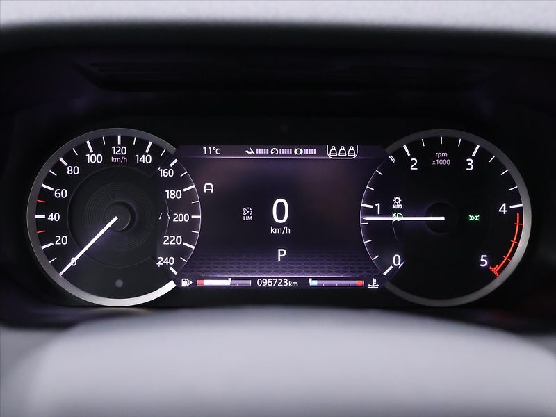 Land Rover Discovery Sport 2,0 D 110kW 4WD CZ 1.Maj DPH - fotka 16 z 31