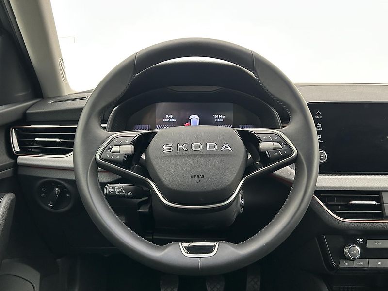Škoda Scala 1.0 TSI Top selection - fotka 23 z 28