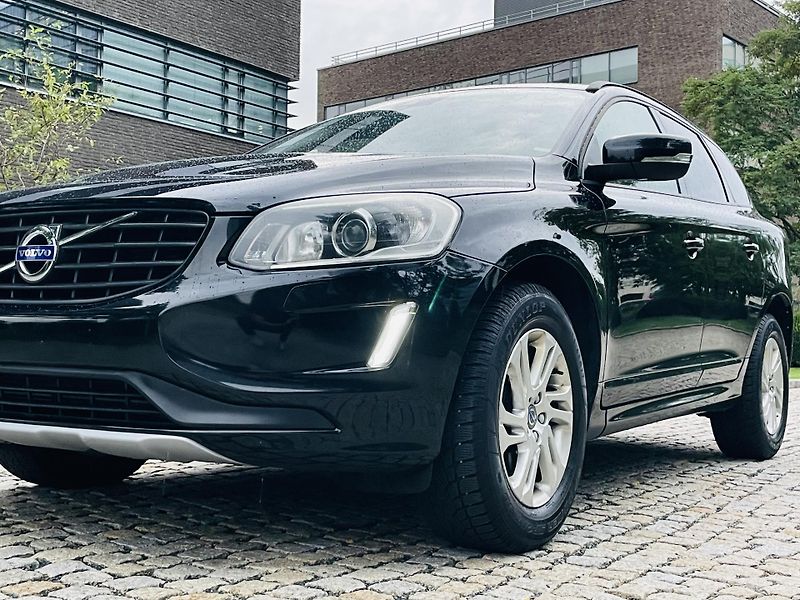 Volvo XC60 2.4D 4x4 AUT SERVISKA TAŽNÉ - fotka 42 z 43