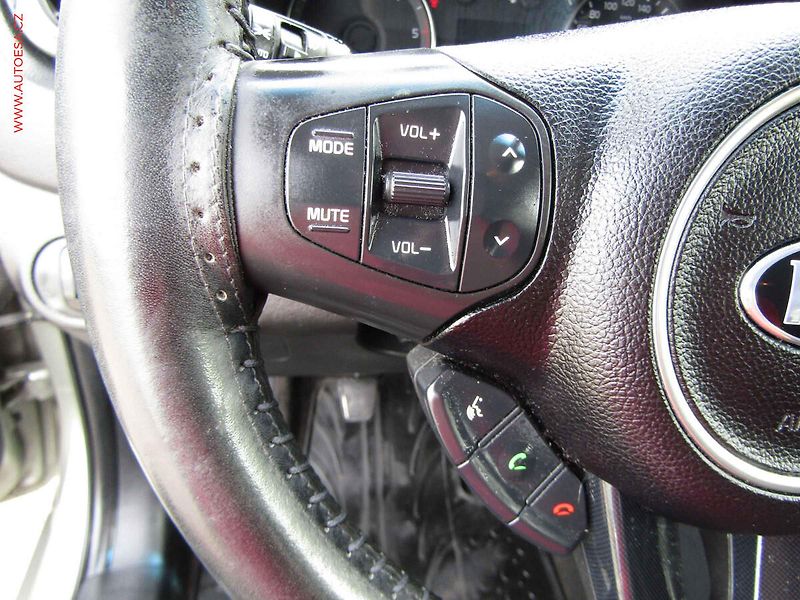 Kia Carens (2014) 1.7 CRDi, ČR, TZ - fotka 13 z 20