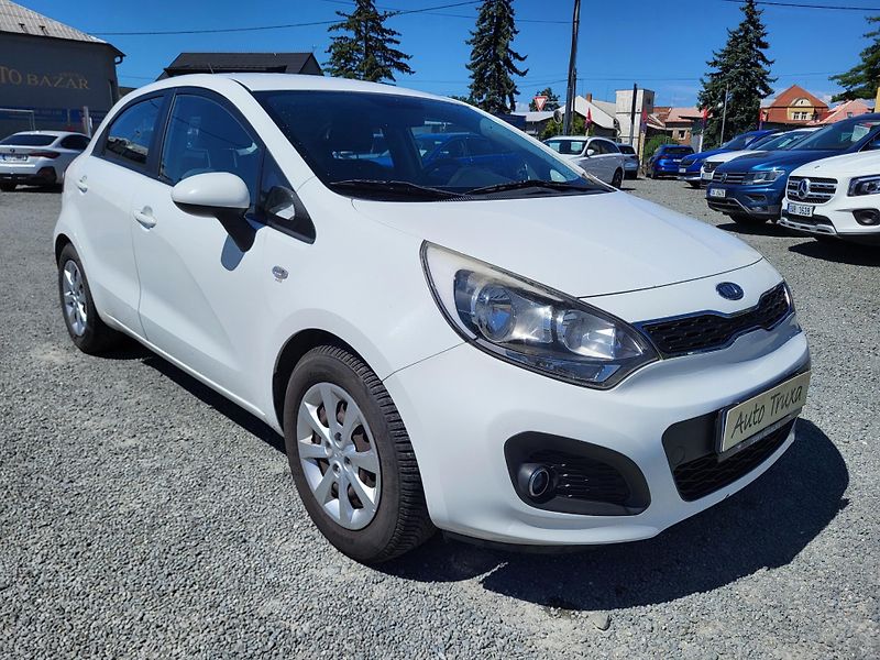 Kia Rio 1.4 i DOHC 16V 80kW - fotka 6 z 35