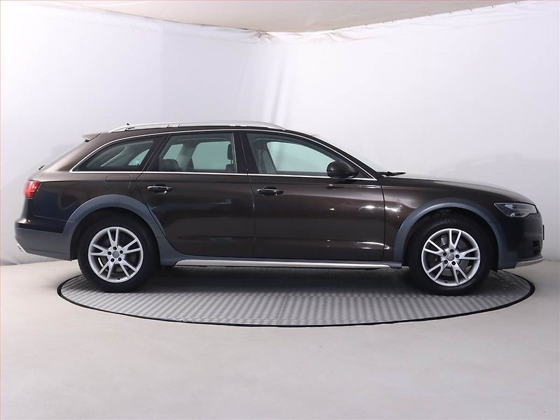 Audi A6 Allroad (2016) 3.0 TDI - fotka 6 z 19