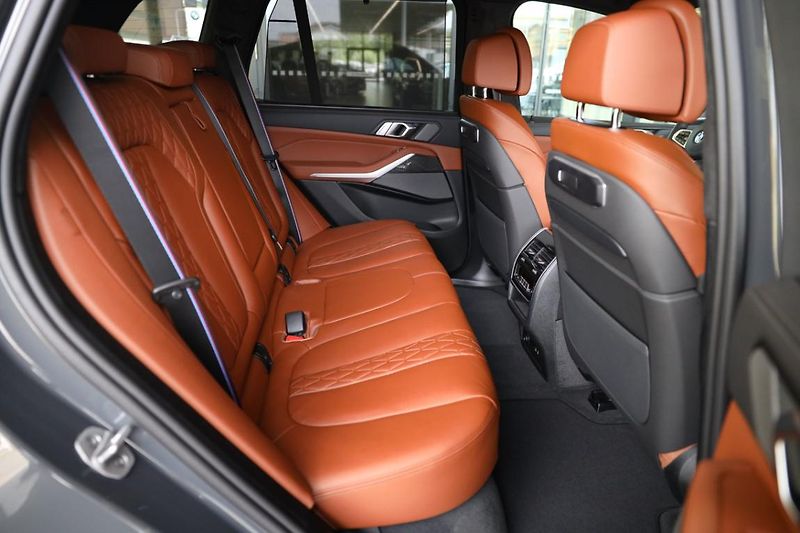 BMW X5 xDrive40d - fotka 6 z 18