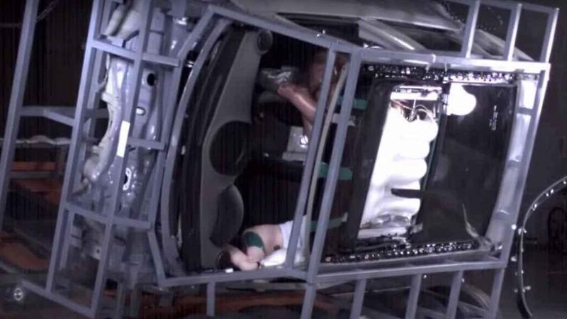 Airbag pro zadní cestující v Mercedesu třídy S