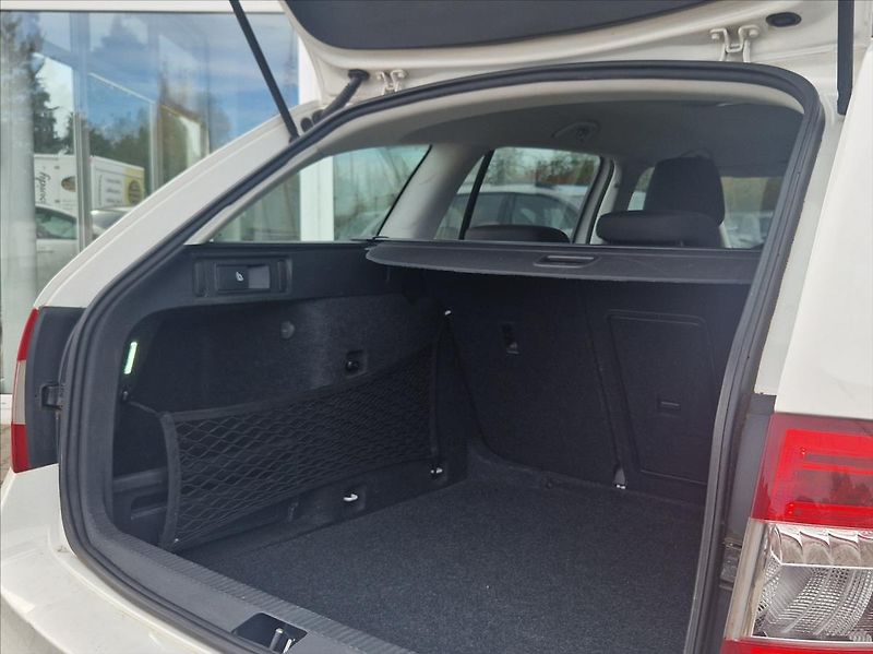 Škoda Octavia 2,0 TDI 110kW TAŽNÉ VÝHŘ. NOSI - fotka 11 z 41