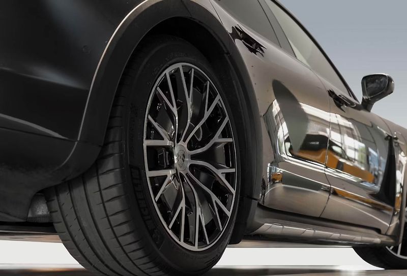 Porsche Taycan 4 Cross Turismo InnoDrive 360 - fotka 7 z 24
