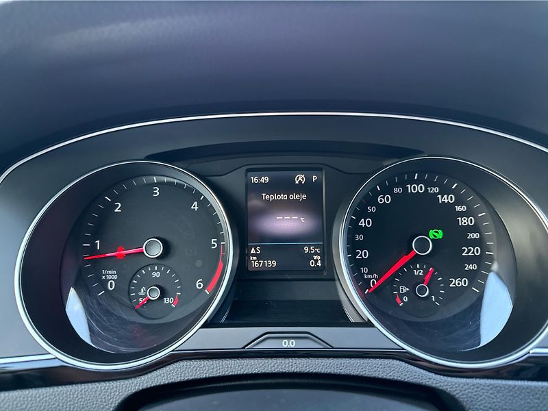 Volkswagen Passat 2,0 TDi 140kW HIGHLINE R-LINE - fotka 18 z 24