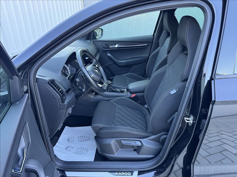 Škoda Karoq 1,5 TSI DSG SPORTLINE DPH ČR - fotka 20 z 50