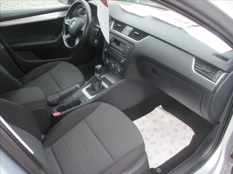 Škoda Octavia 2,0 TDI, serviska, digi klima, - fotka 9 z 49