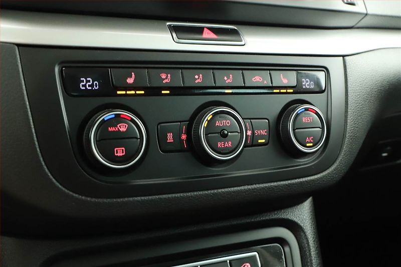 Volkswagen Sharan (2019) 2.0 TDI BMT, Automat, 7 míst - fotka 18 z 21