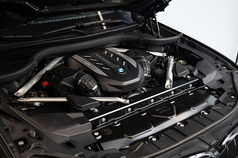 BMW X6 M50i HAXER/HarmanKardon/360 - fotka 22 z 25