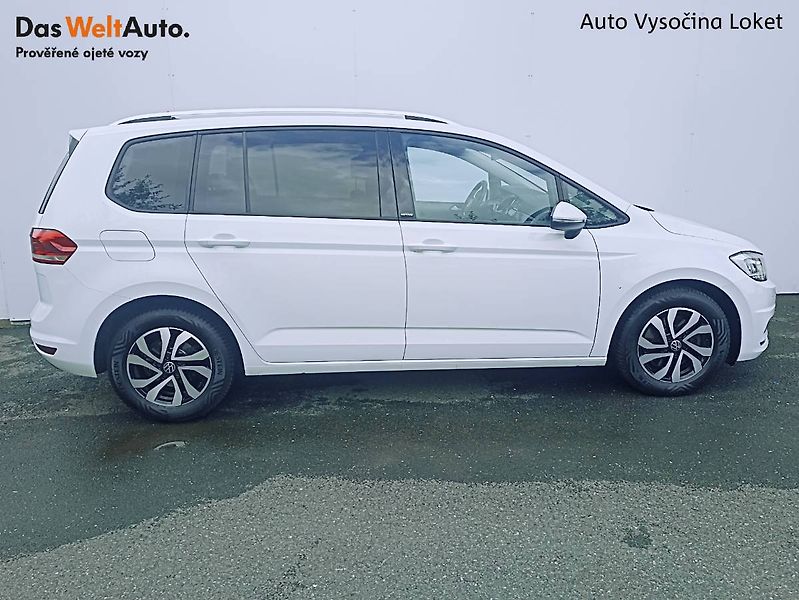 Volkswagen Touran (2021) 1.5TSI 110kW 7míst výhřevy - fotka 20 z 35