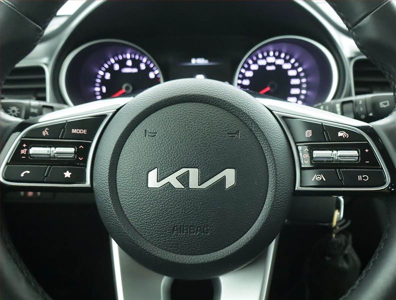Kia Ceed (2023) Spin 1.0 T-GDI, SPIN, DPH - fotka 17 z 18