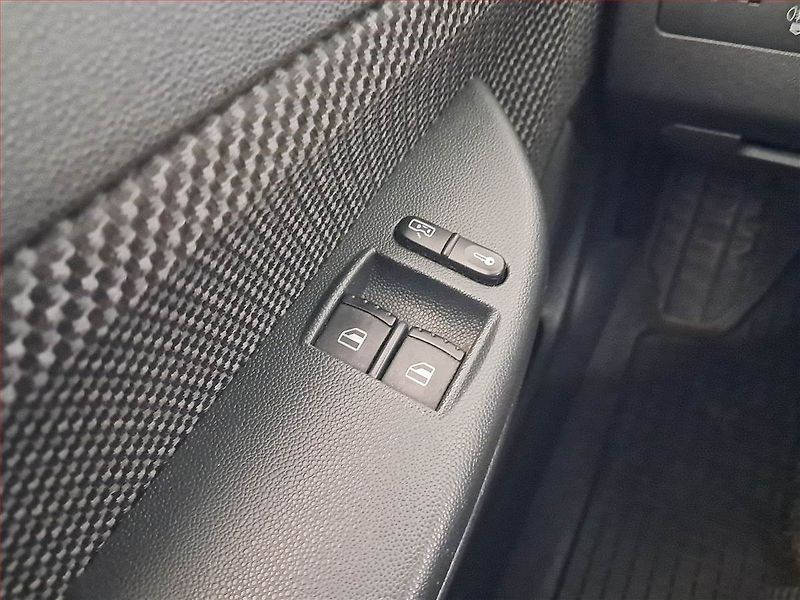 Škoda Fabia (2006) Ambiente 1.2, po STK, Tažné - fotka 14 z 14