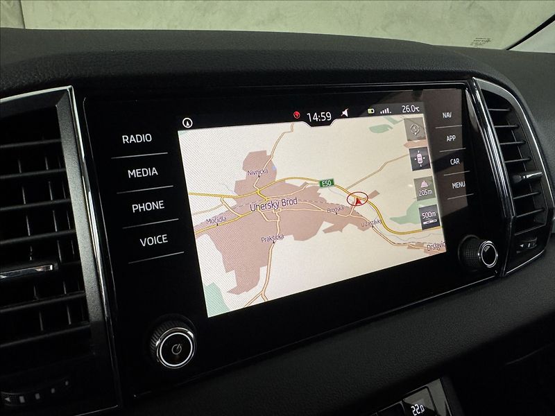 Škoda Karoq 1,5 TSi  DSG Style LED Kamera - fotka 36 z 44