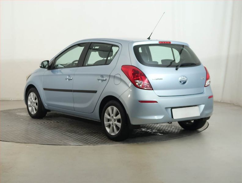 Kia Ceed (2013) Top 1.6 GDI, Serv.kniha - fotka 4 z 17