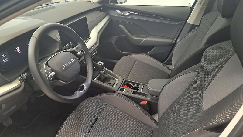 Škoda Octavia (2025) OCT.COMBI SELECTION 1,5 TSI 11 - fotka 10 z 24