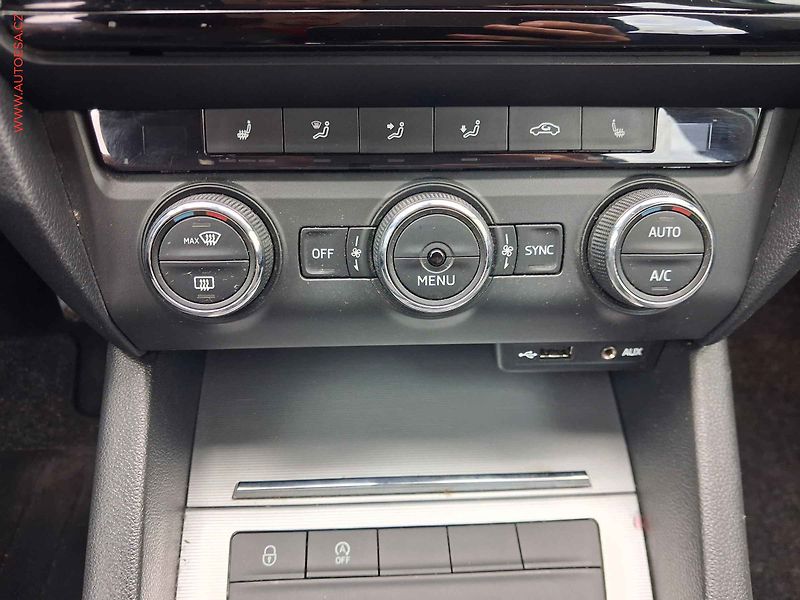 Škoda Octavia (2015) 1.6 TDi, Style, park. čidla - fotka 13 z 17