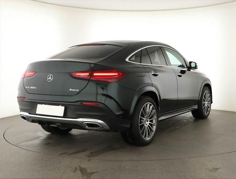 Mercedes-Benz GLE (2024) 300 d 4MATIC - fotka 5 z 29