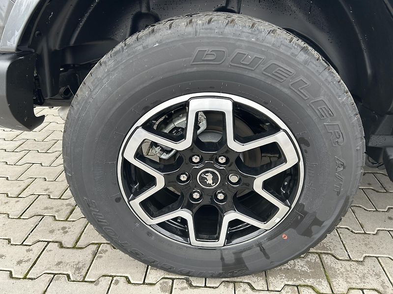 Ford Bronco 2.7 EcoBoost 246kW OUTER BANKS - fotka 6 z 37