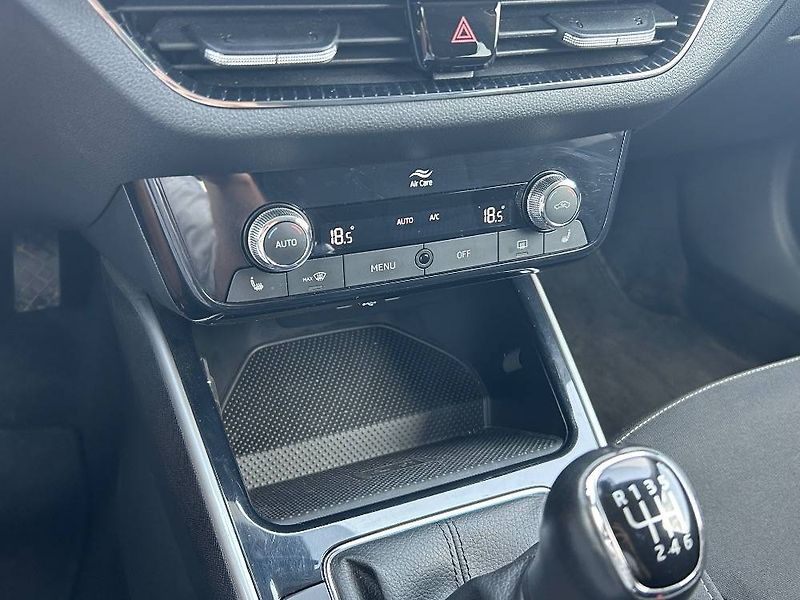 Škoda Fabia Style 6MP 1,0TSI - fotka 18 z 24