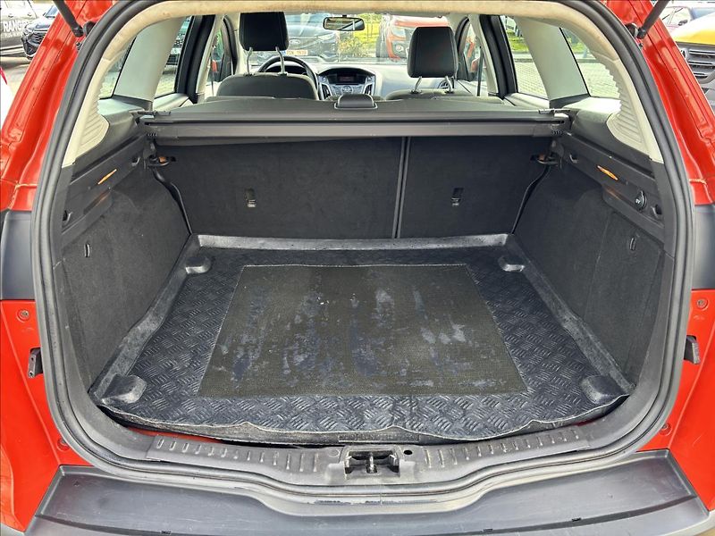 Ford Focus 1,6 TDCI 95k Trend - fotka 11 z 29