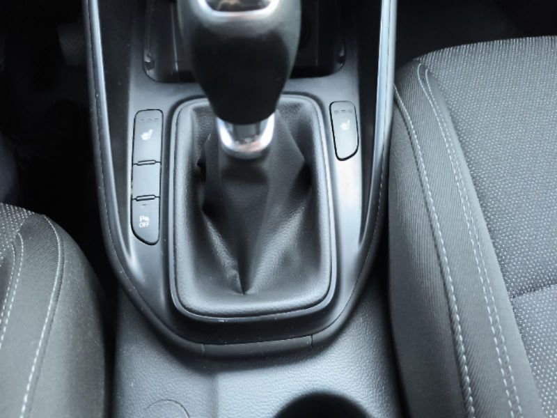 Kia Carens 1.6 i - fotka 17 z 26