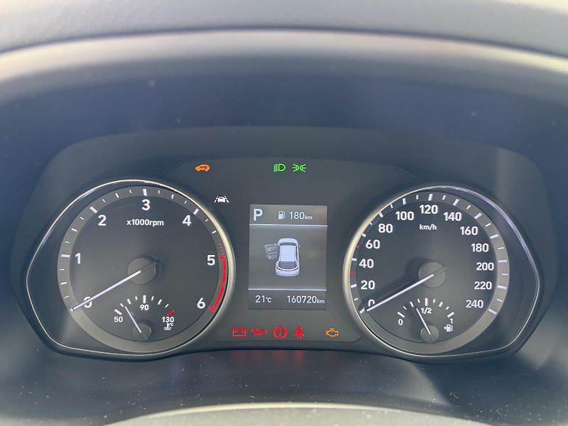 Hyundai i30 1.6 CRDi automat  - fotka 19 z 24
